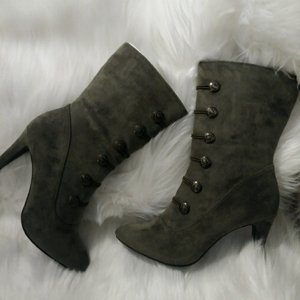 Rialto army green suede mid calf boots NWT